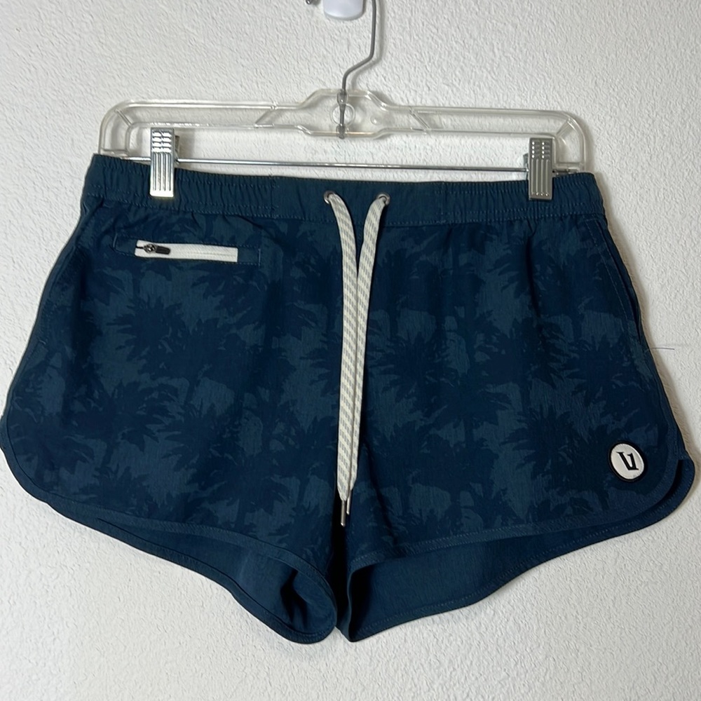 Vuori Clementine Short in Blue Floral Size M